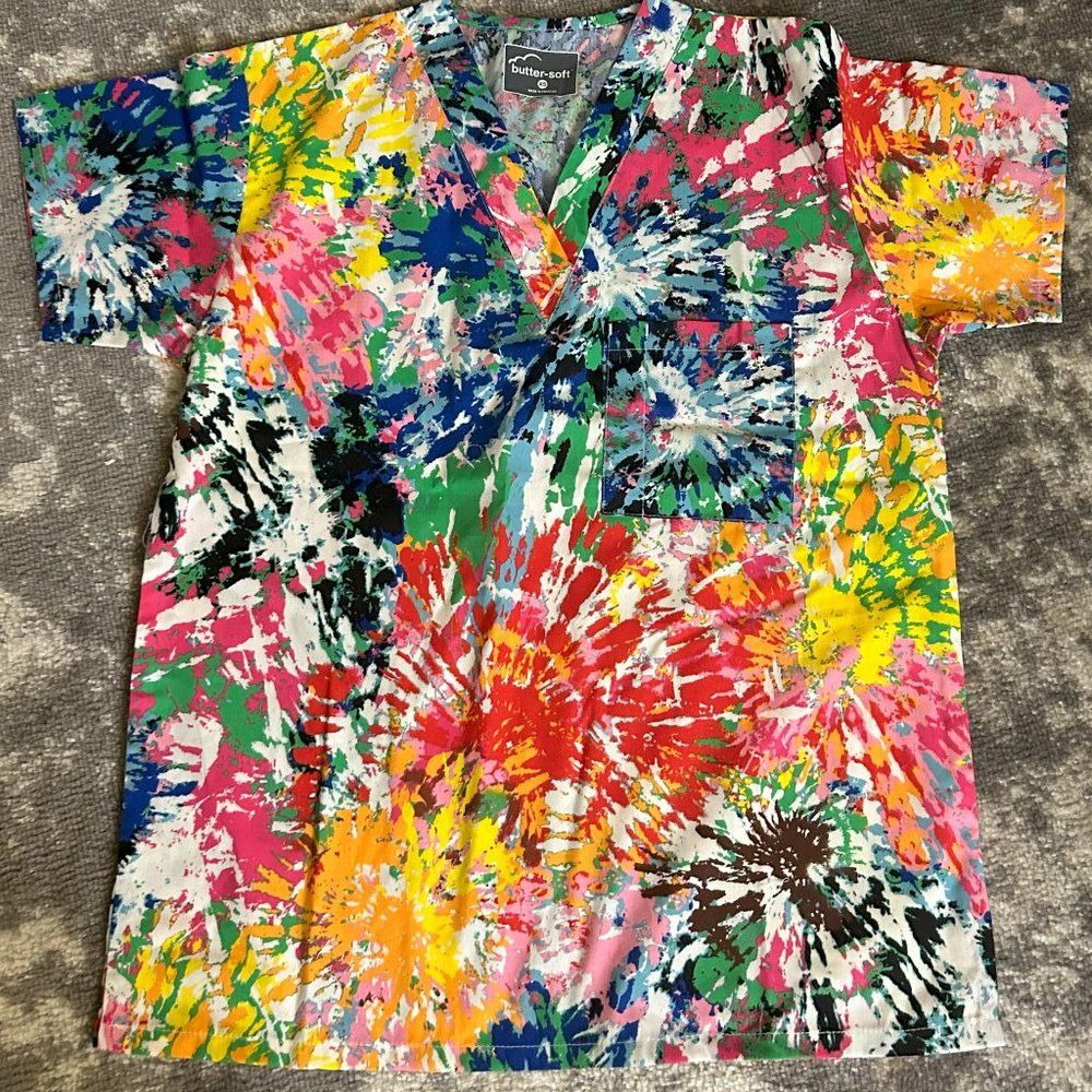 Butter Soft Tie Dye Scrub Top XS (New With Tags)